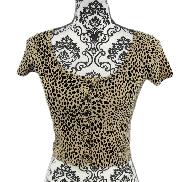 John Galt 100% Cotton Y2K Inspired It-Girl Leopard Print Button-Up Crop Top - Picture 10 of 10